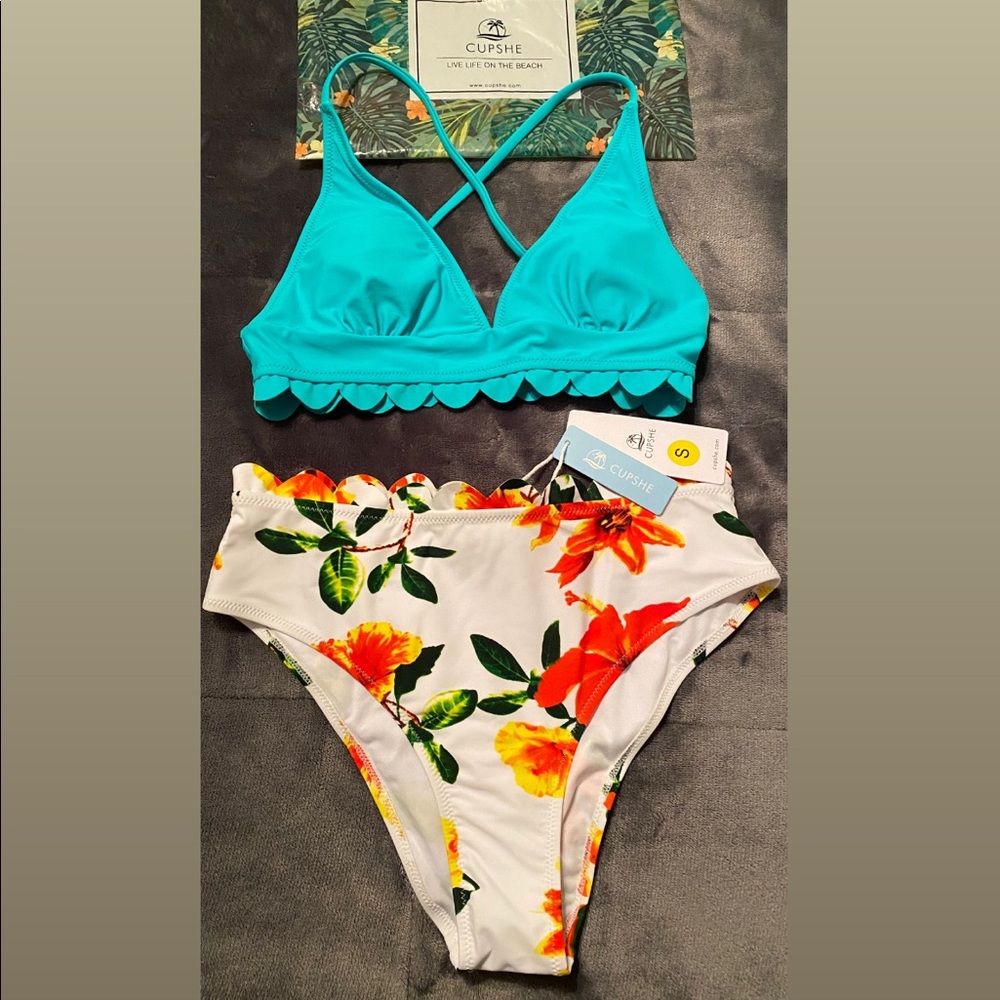 Cupshe “Mint & Floral Scalloped Bikini”